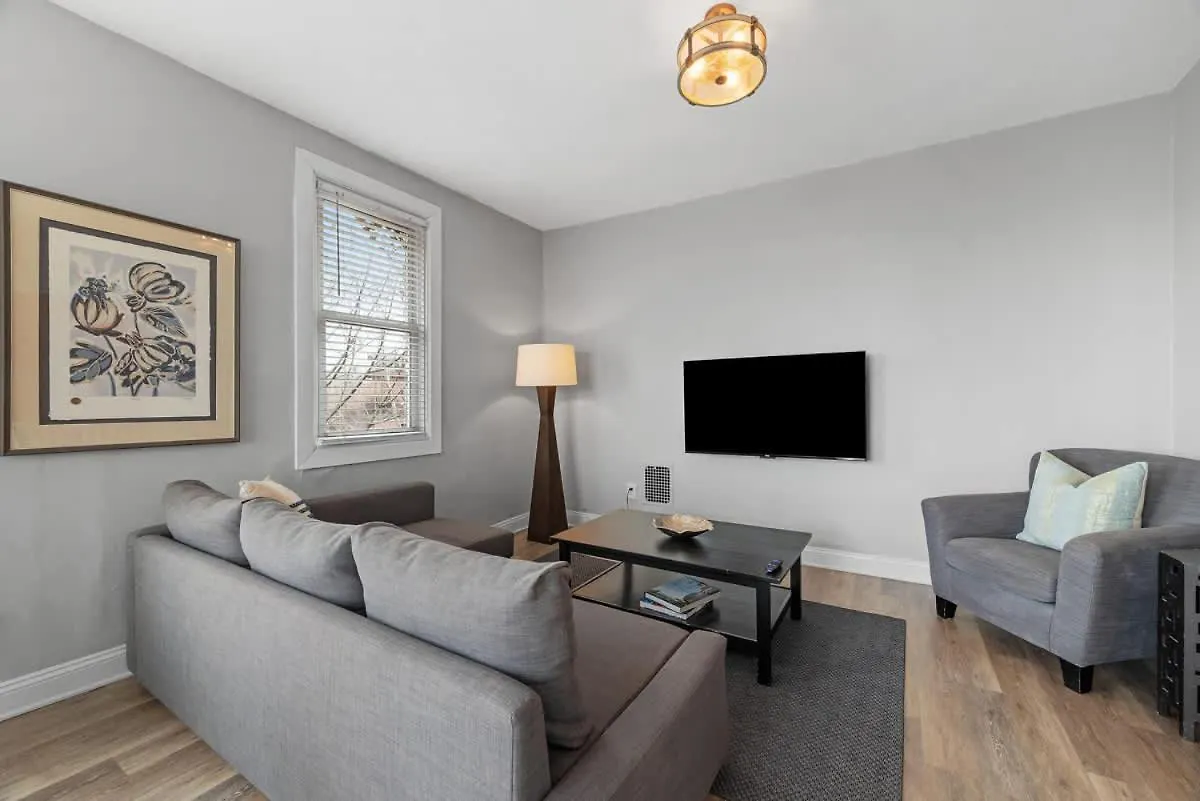 Pittsburgh Skyline Views - Luxury 1 Bedroom USA