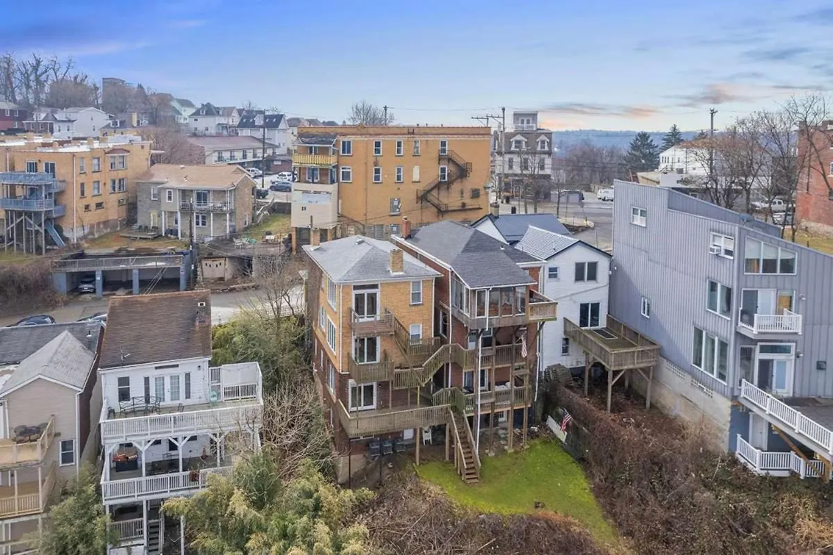 Pittsburgh Skyline Views - Luxury 1 Bedroom 0*,